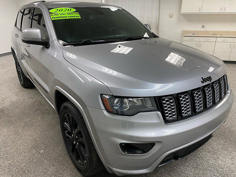 Used 2020 Jeep Grand Cherokee Altitude image 3