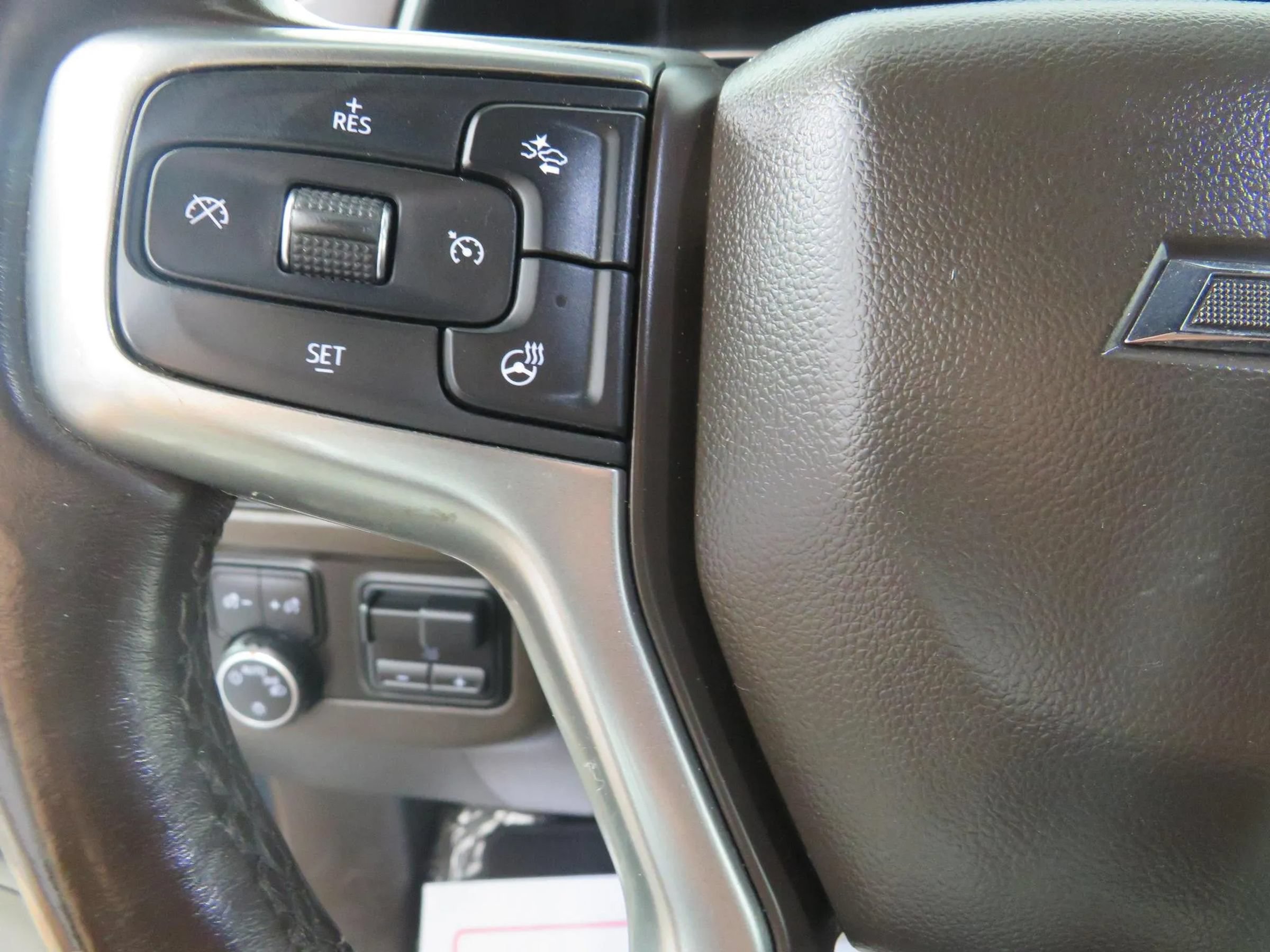 Used 2021 Chevrolet Tahoe Z71 w/ Z71 Off-Road Package AWD/4WD image 17