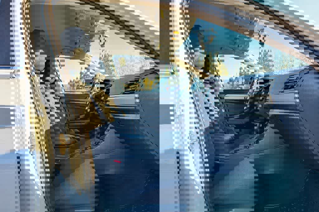 Used 2019 Volkswagen Jetta S w/ Driver Assistance Package image 8