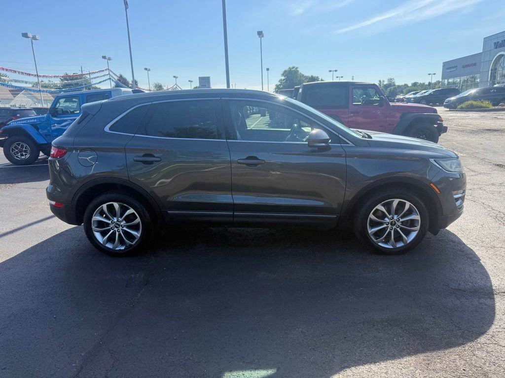 Used 2017 Lincoln MKC Select w/ Select Plus Package AWD/4WD image 2
