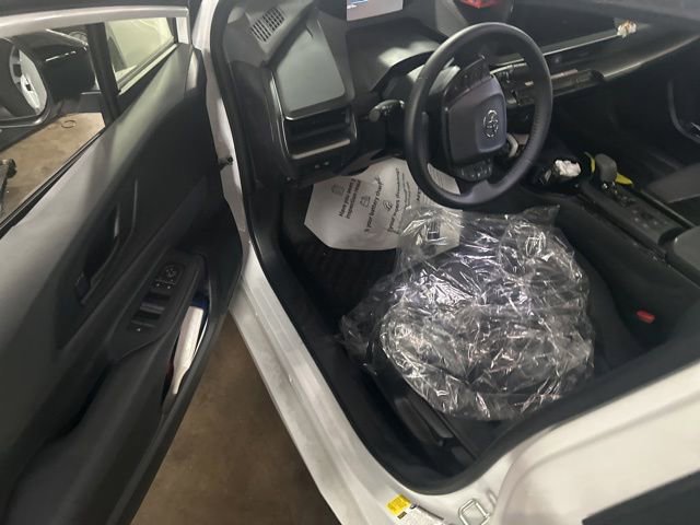 Used 2026 Toyota Prius LE FWD image 5