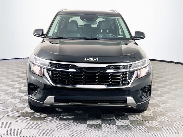 Used 2024 Kia Seltos EX image 3