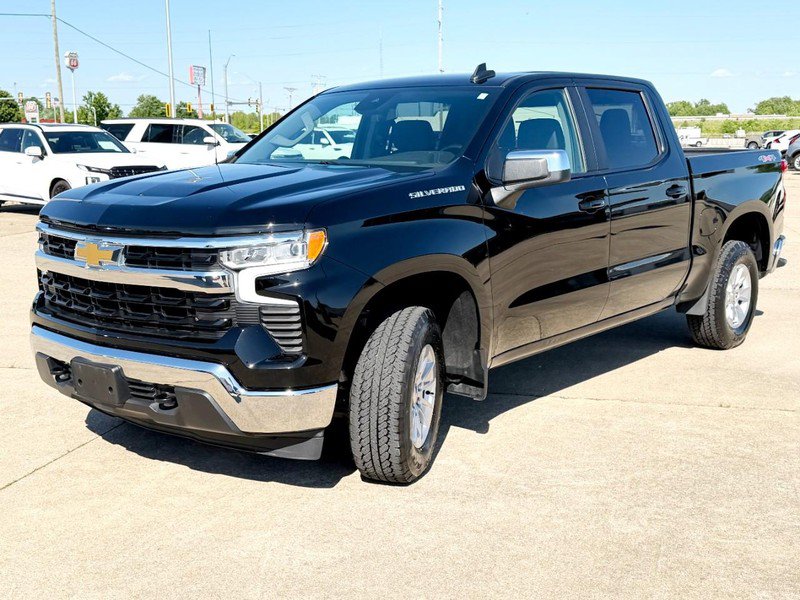Used 2025 Chevrolet Silverado 1500 LT w/ Work Truck Package AWD/4WD image 8