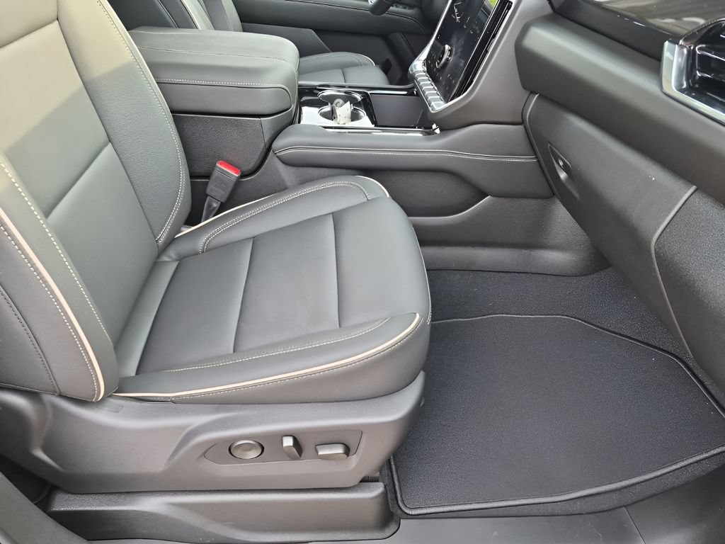 New 2026 GMC Yukon Elevation RWD image 16