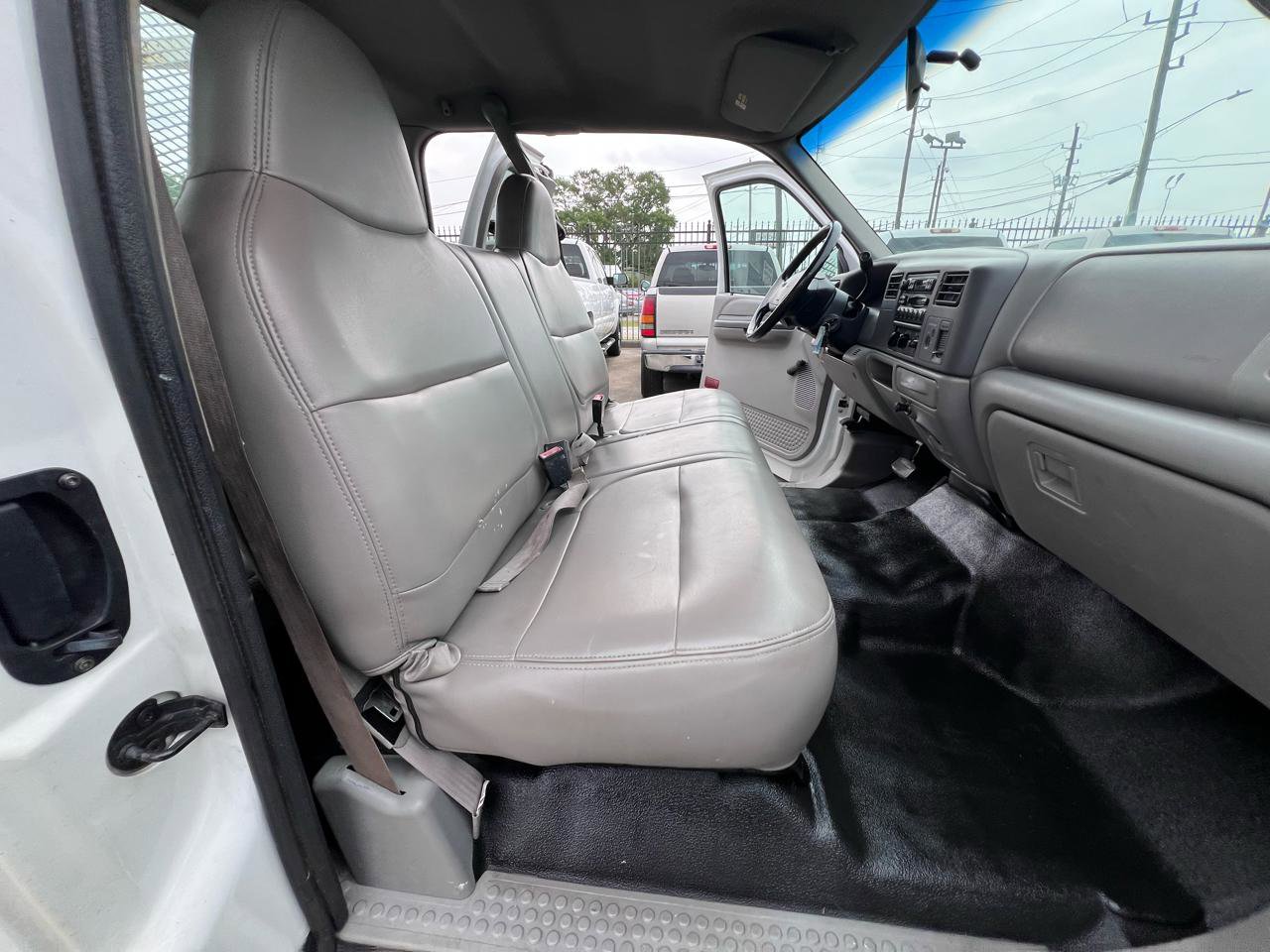 Used 2001 Ford F350 XL image 63