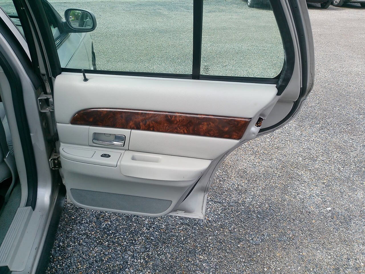 Used 2005 Mercury Grand Marquis LS image 35