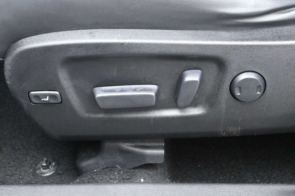 Used 2017 Toyota Highlander SE AWD/4WD image 10