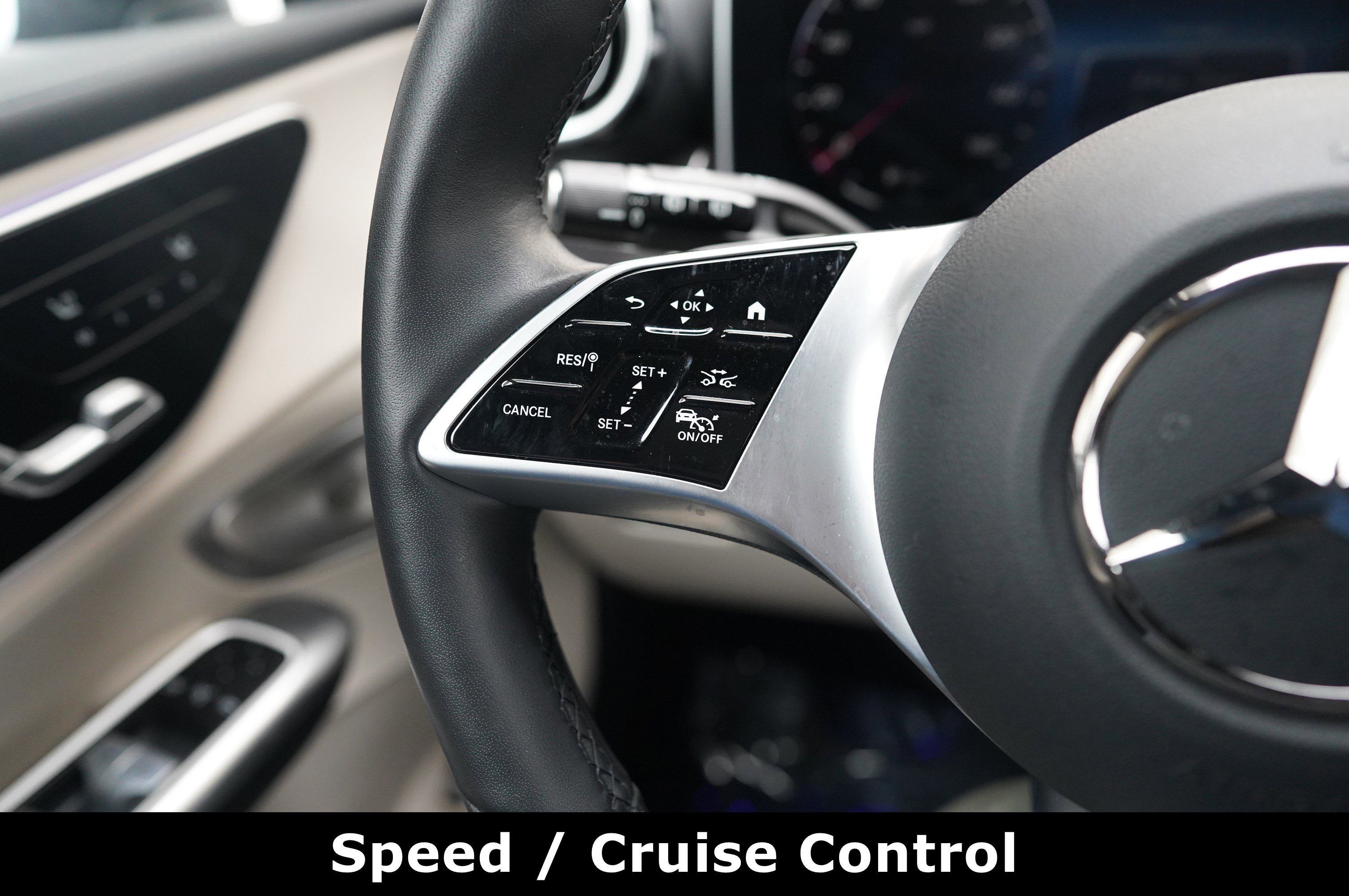 Used 2024 Mercedes-Benz GLC 300 4MATIC image 22