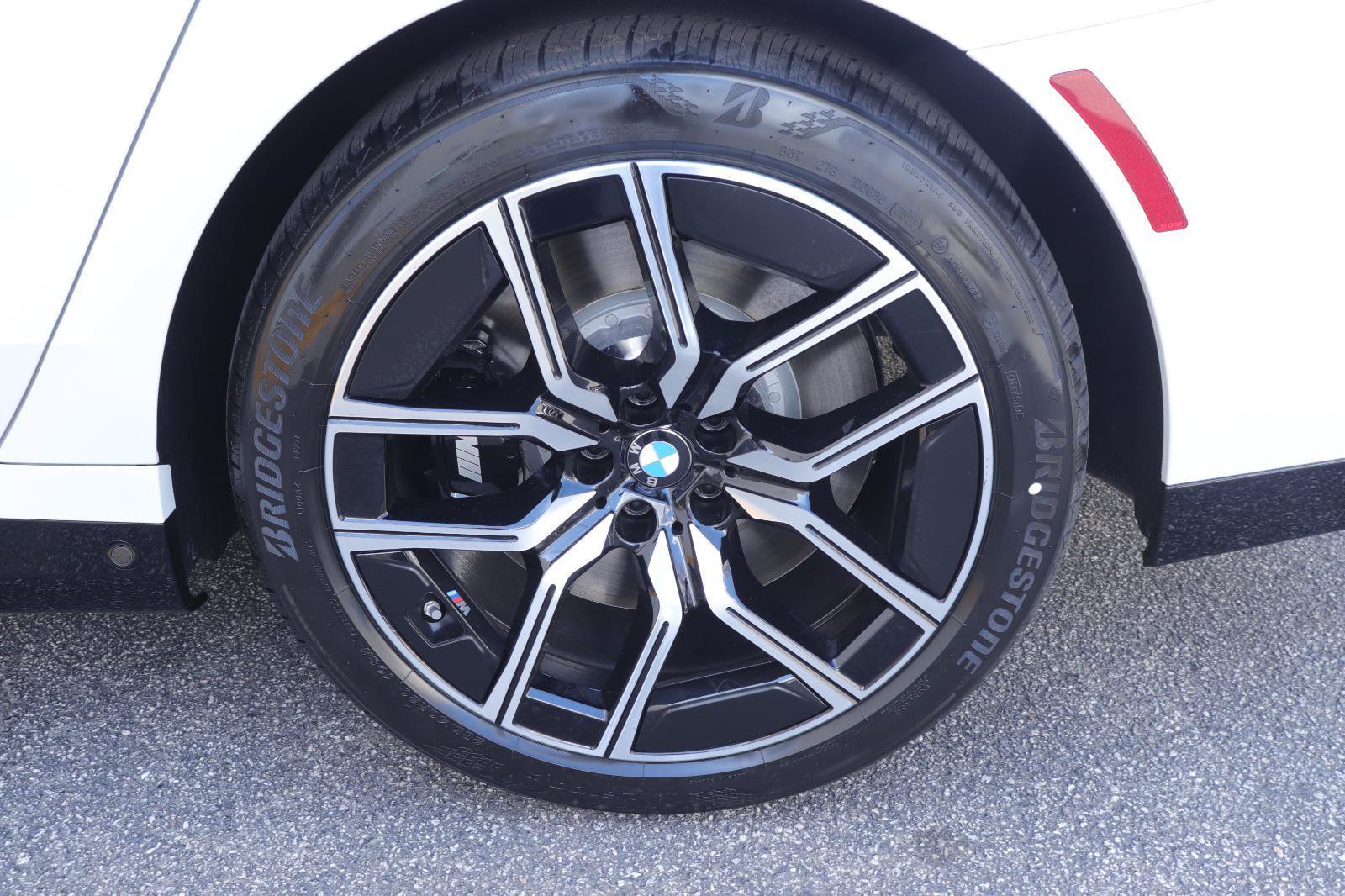 Used 2026 BMW 760i xDrive w/ Executive Package AWD/4WD image 38