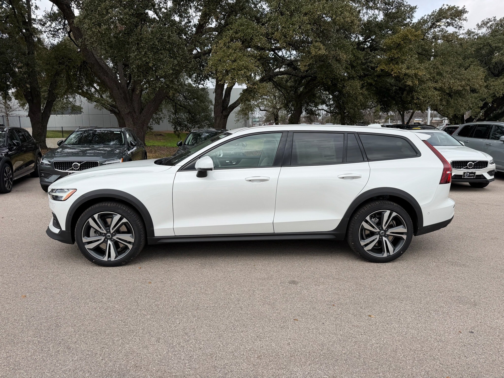 New 2026 Volvo V60 B5 Cross Country Plus w/ Protection Package Premier AWD/4WD image 3