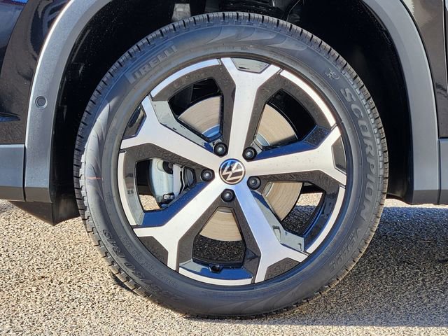 New 2026 Volkswagen Tiguan SE image 9