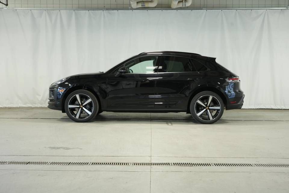 New 2026 Porsche Macan AWD/4WD image 2