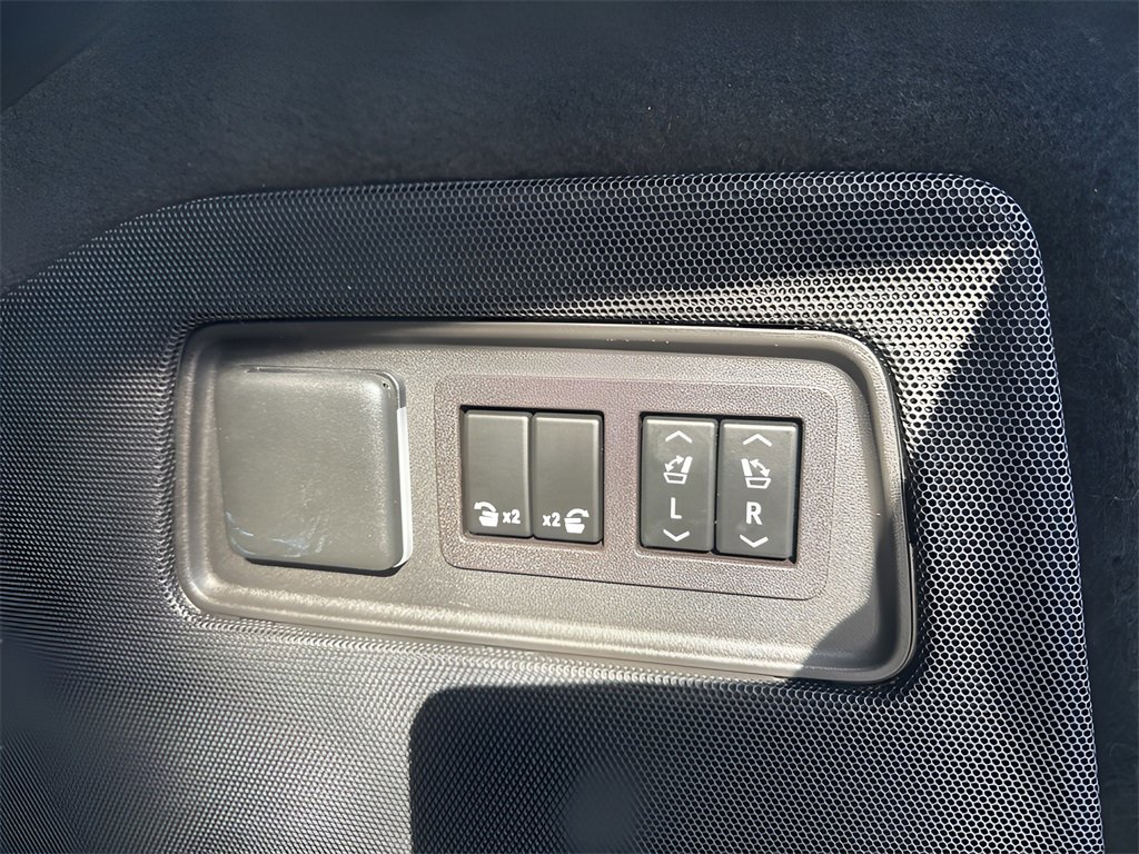 Used 2023 Cadillac Escalade Sport Platinum image 70