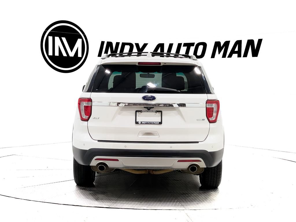 Used 2016 Ford Explorer XLT w/ Equipment Group 202A image 5