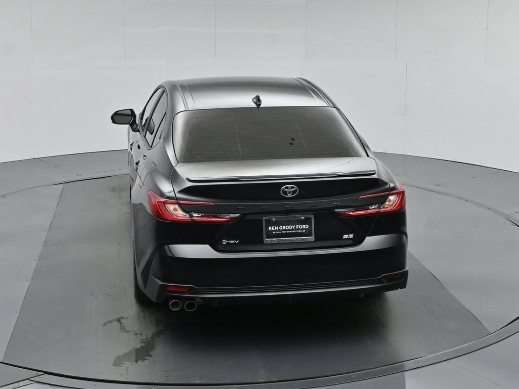 Used 2026 Toyota Camry SE FWD image 42