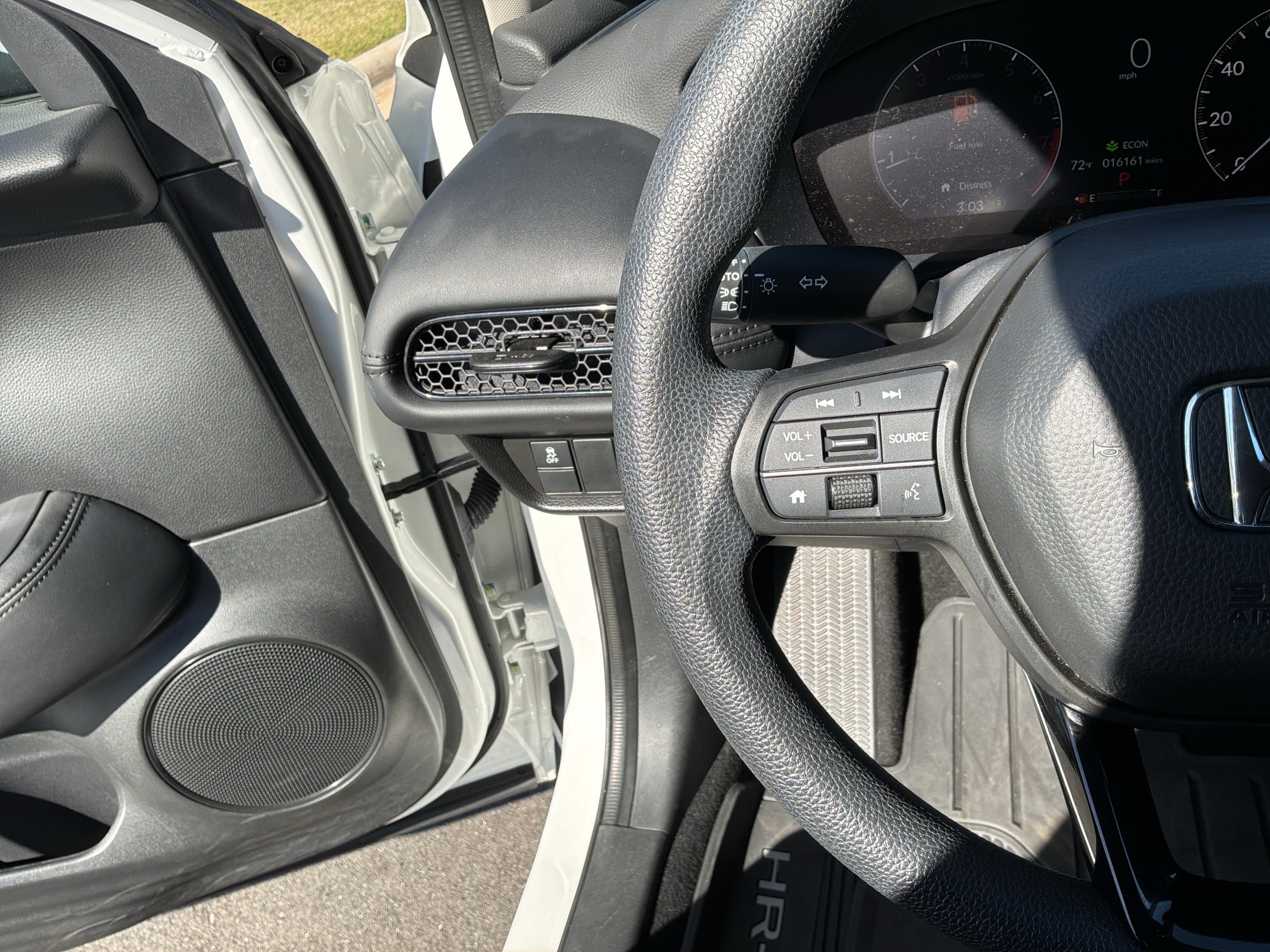 Used 2025 Honda HR-V LX image 19