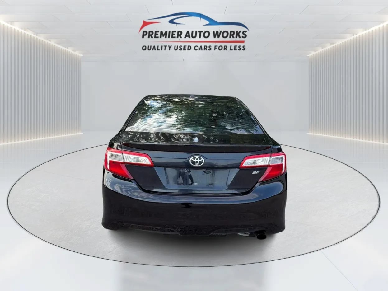 Used 2012 Toyota Camry SE FWD image 5
