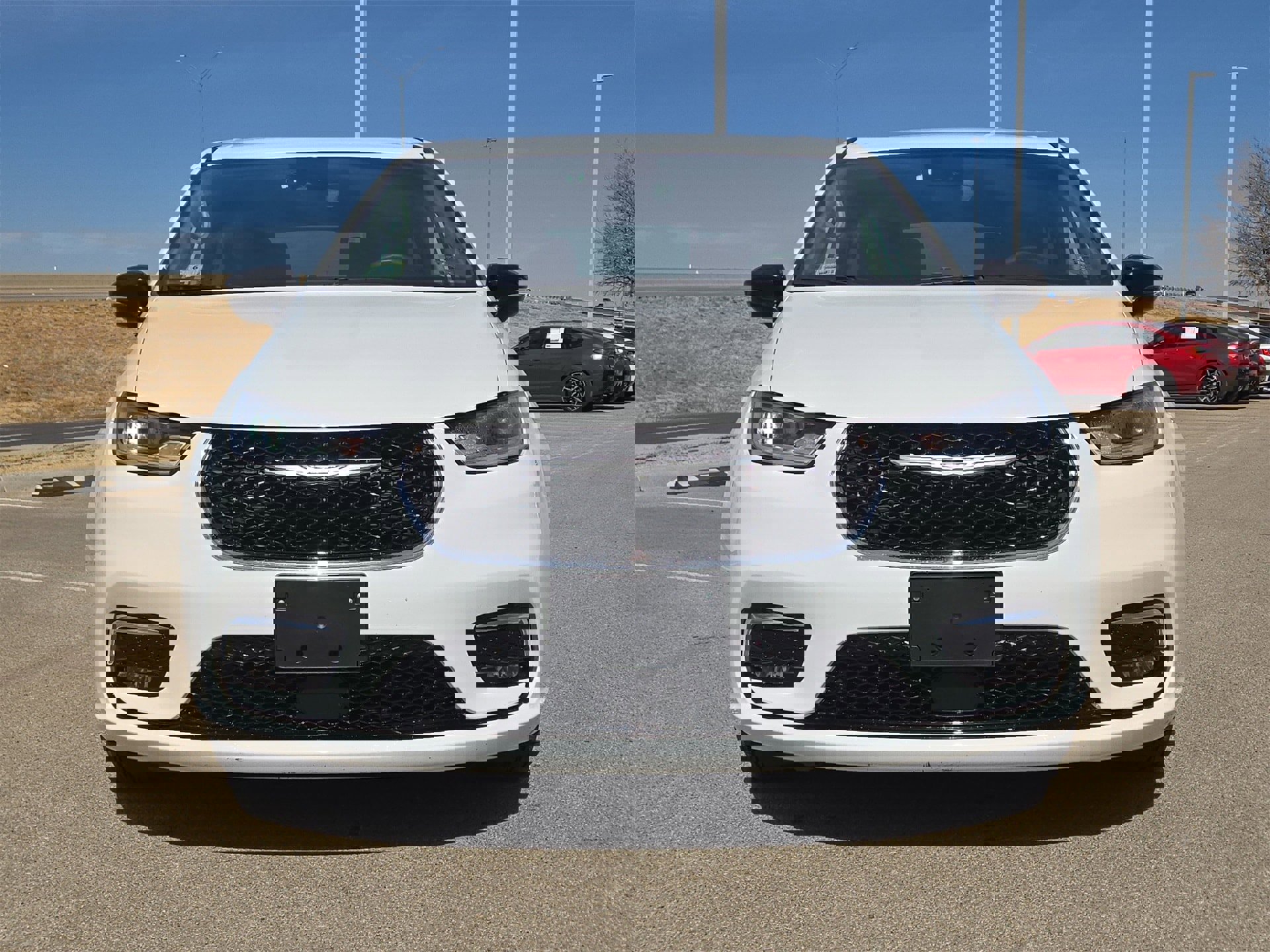 Used 2024 Chrysler Pacifica Touring-L image 10