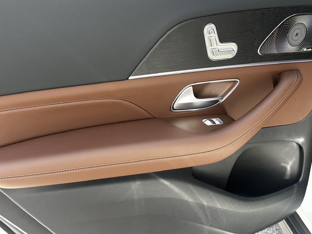 New 2026 Mercedes-Benz GLS 450 4MATIC image 25