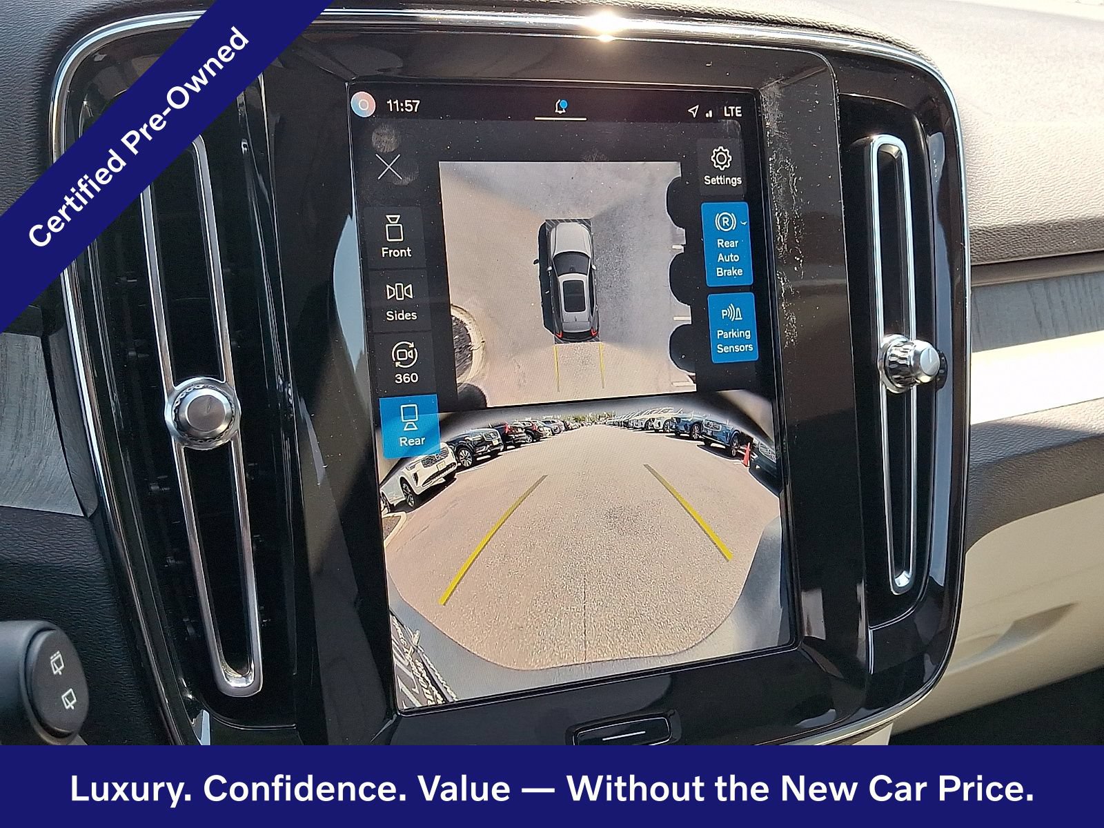 Certified 2025 Volvo XC40 B5 Ultra AWD/4WD image 17