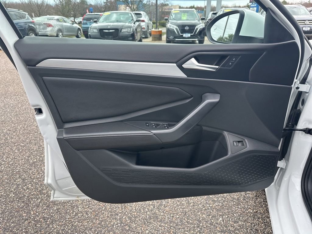 Used 2025 Volkswagen Jetta S image 12