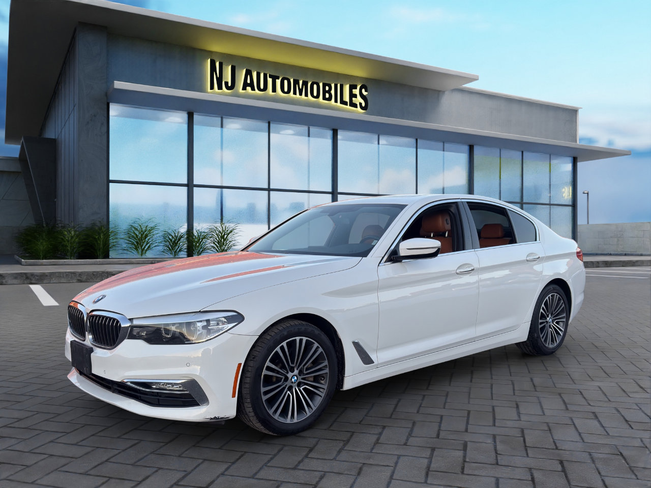Used 2018 BMW 540i xDrive w/ Premium Package image 3