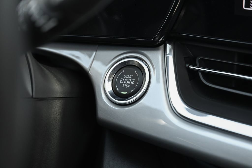 New 2026 Chevrolet Trax LT w/ LPO, Blackout Package FWD image 23