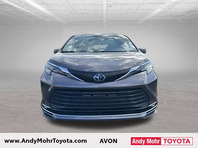 Used 2021 Toyota Sienna XLE w/ XLE Plus Package AWD/4WD image 3
