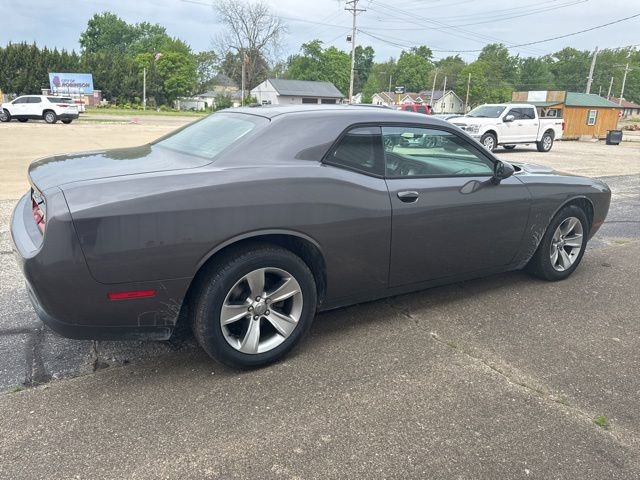Used 2015 Dodge Challenger SXT RWD image 5
