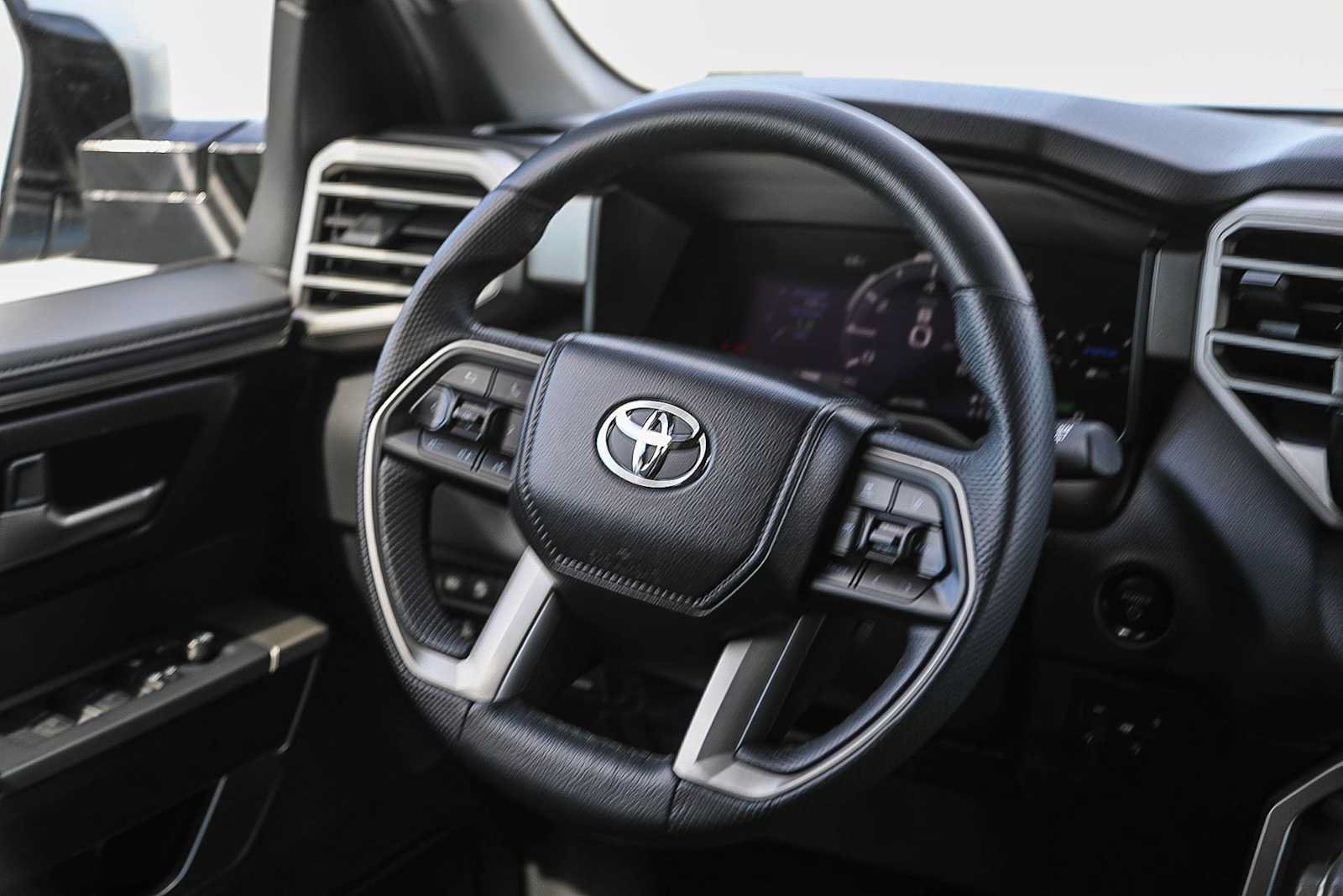 Certified 2025 Toyota Sequoia SR5 AWD/4WD image 15