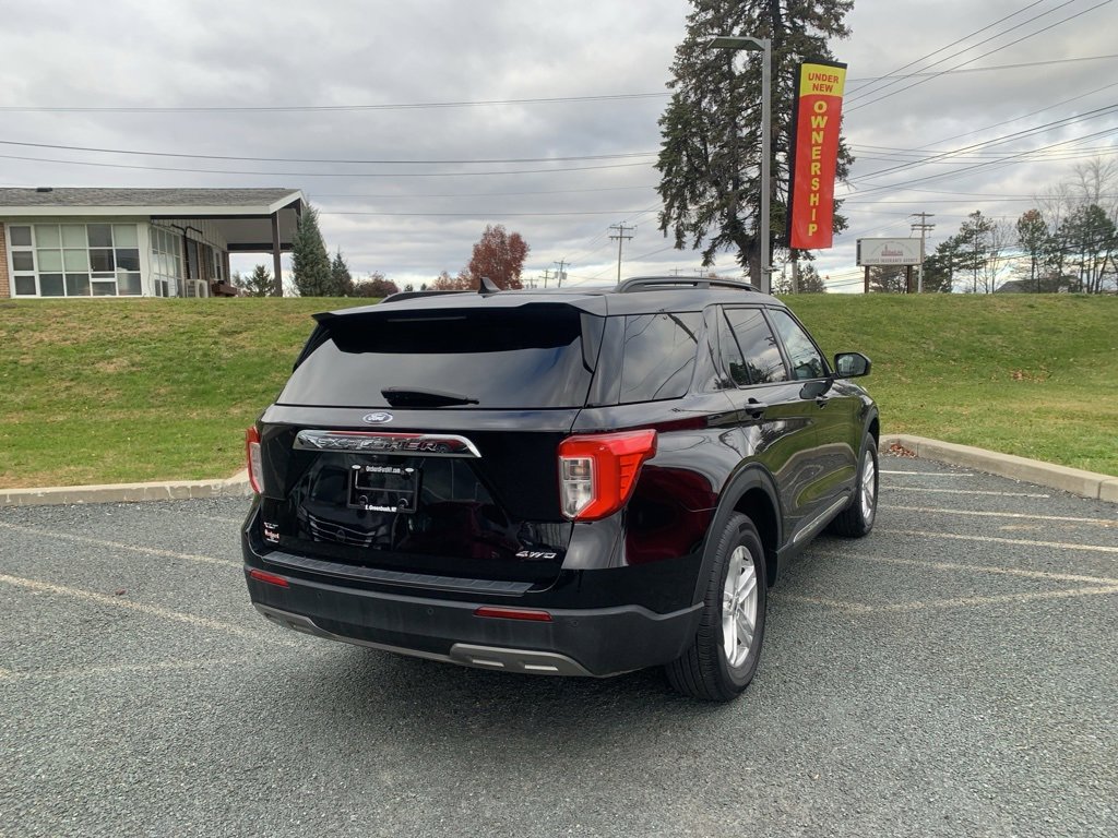 Used 2022 Ford Explorer XLT w/ Equipment Group 202A image 7