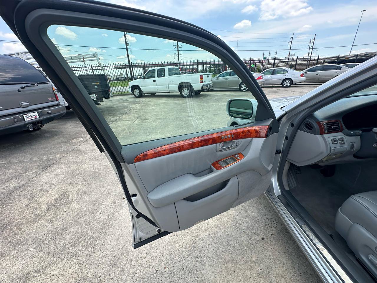 Used 2004 Lexus LS 430 RWD image 11