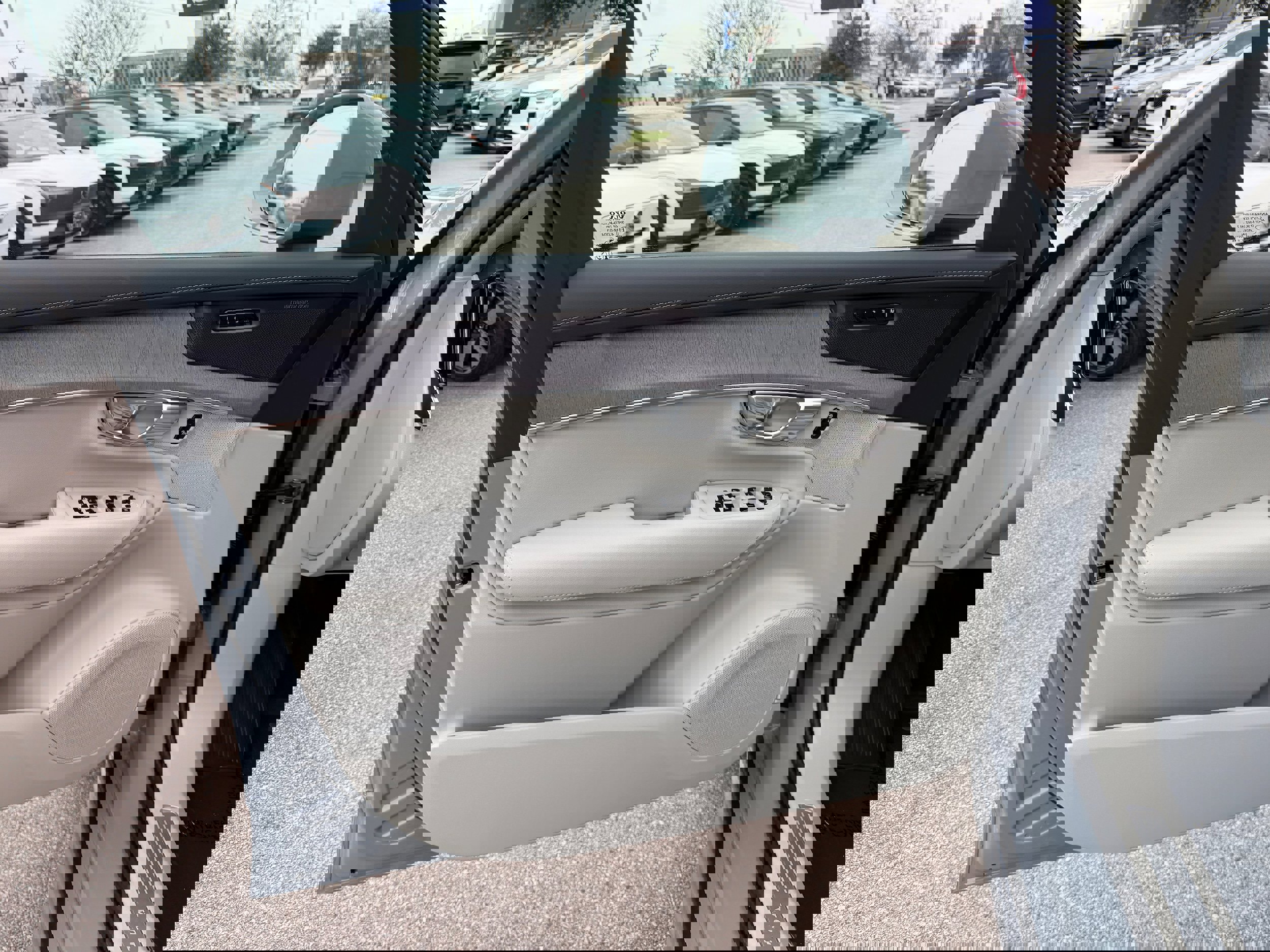 New 2026 Volvo XC90 B6 Ultra image 17