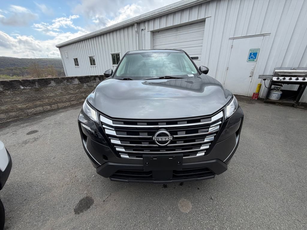 Used 2024 Nissan Rogue SV AWD/4WD image 8