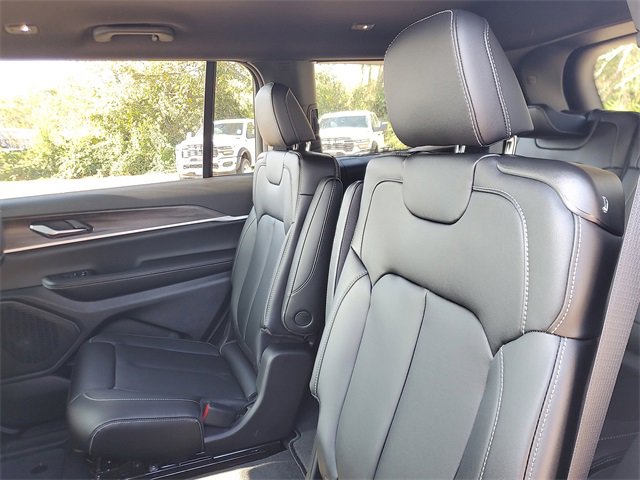 New 2025 Jeep Grand Cherokee L Limited image 10