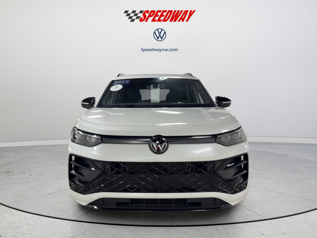 Certified 2025 Volkswagen Tiguan SE R-Line AWD/4WD image 13