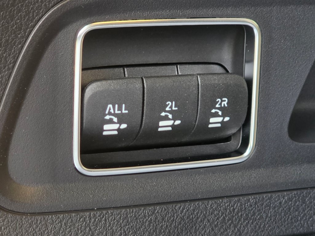 New 2026 Mercedes-Benz GLS 450 4MATIC image 23