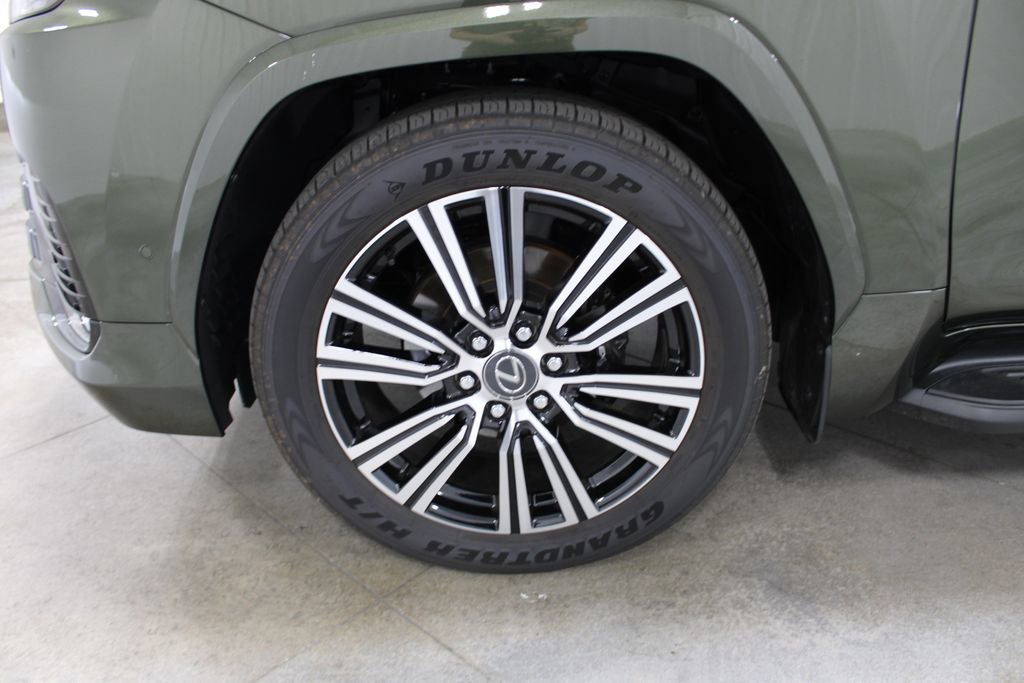 Used 2025 Lexus LX 700h Luxury image 42