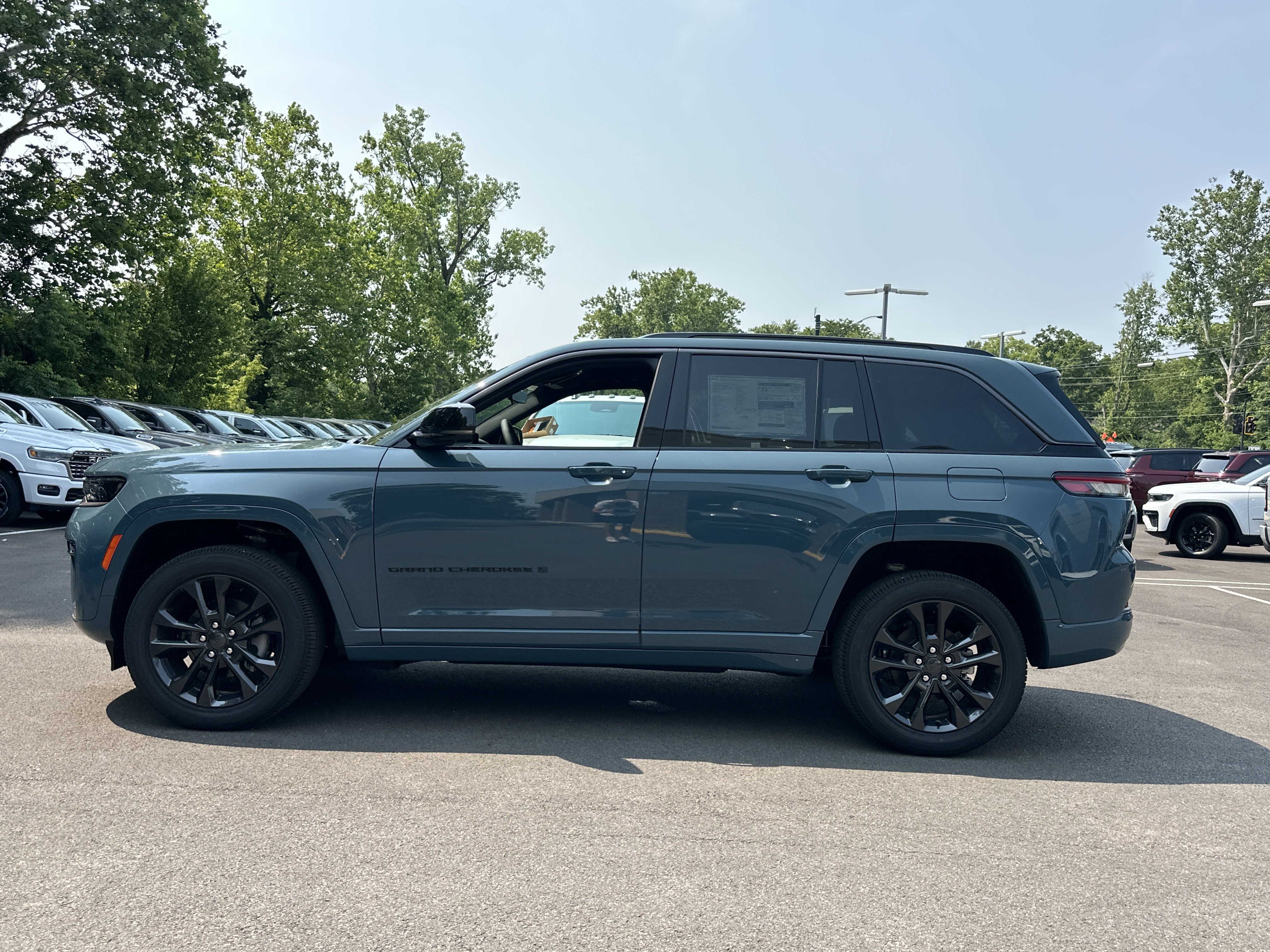 New 2026 Jeep Grand Cherokee Limited AWD/4WD image 23