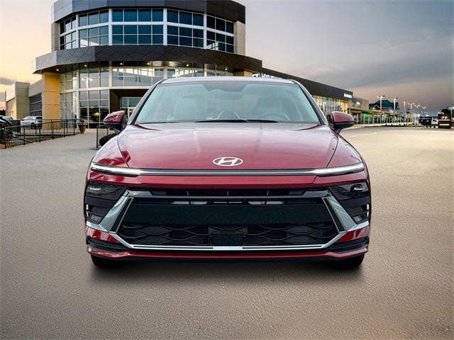 Certified 2025 Hyundai Sonata SE image 12