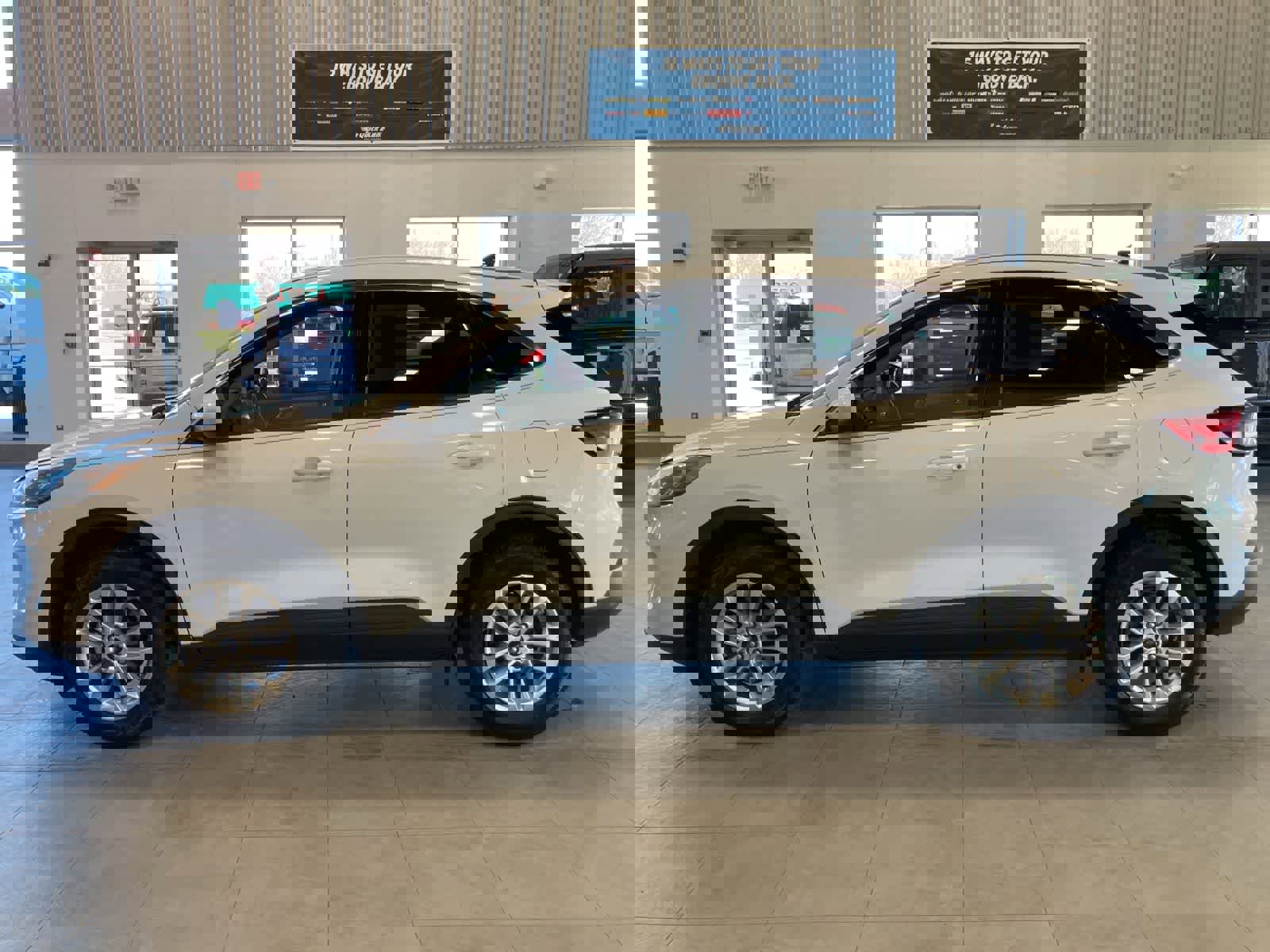 Used 2020 Ford Escape SE image 8