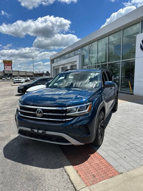 Used 2023 Volkswagen Atlas SE w/ Panoramic Sunroof Package FWD image 17