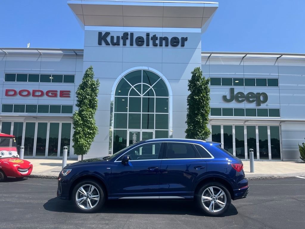 Used 2024 Audi Q3 2.0T Premium w/ Convenience Package