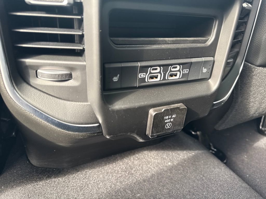 New 2026 RAM 3500 Laramie AWD/4WD image 38