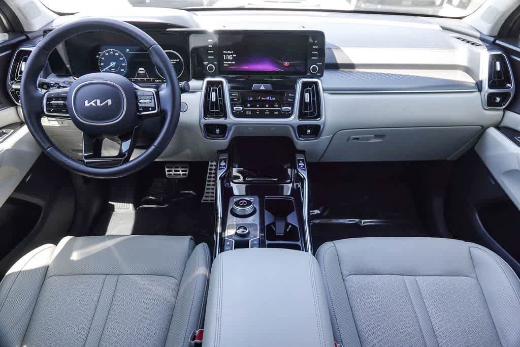 Certified 2023 Kia Sorento SX Prestige AWD/4WD image 11