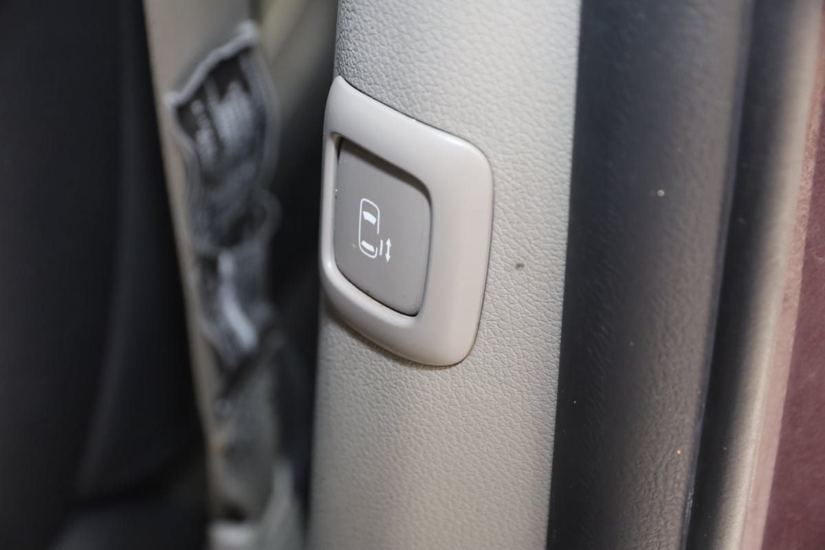 Used 2017 Kia Sedona LX w/ LX Essentials Premium Package FWD image 15