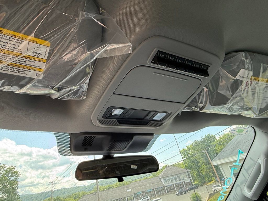 New 2026 Ford F550 4x4 Regular Cab Super Duty image 13