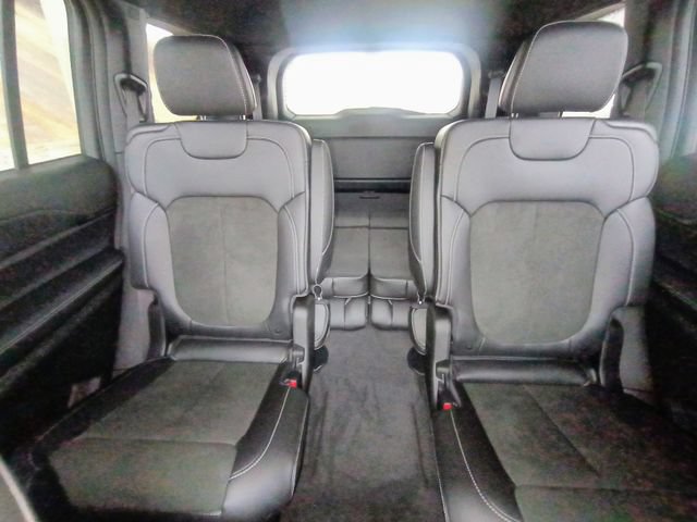 Used 2025 Jeep Grand Cherokee L Altitude RWD image 57