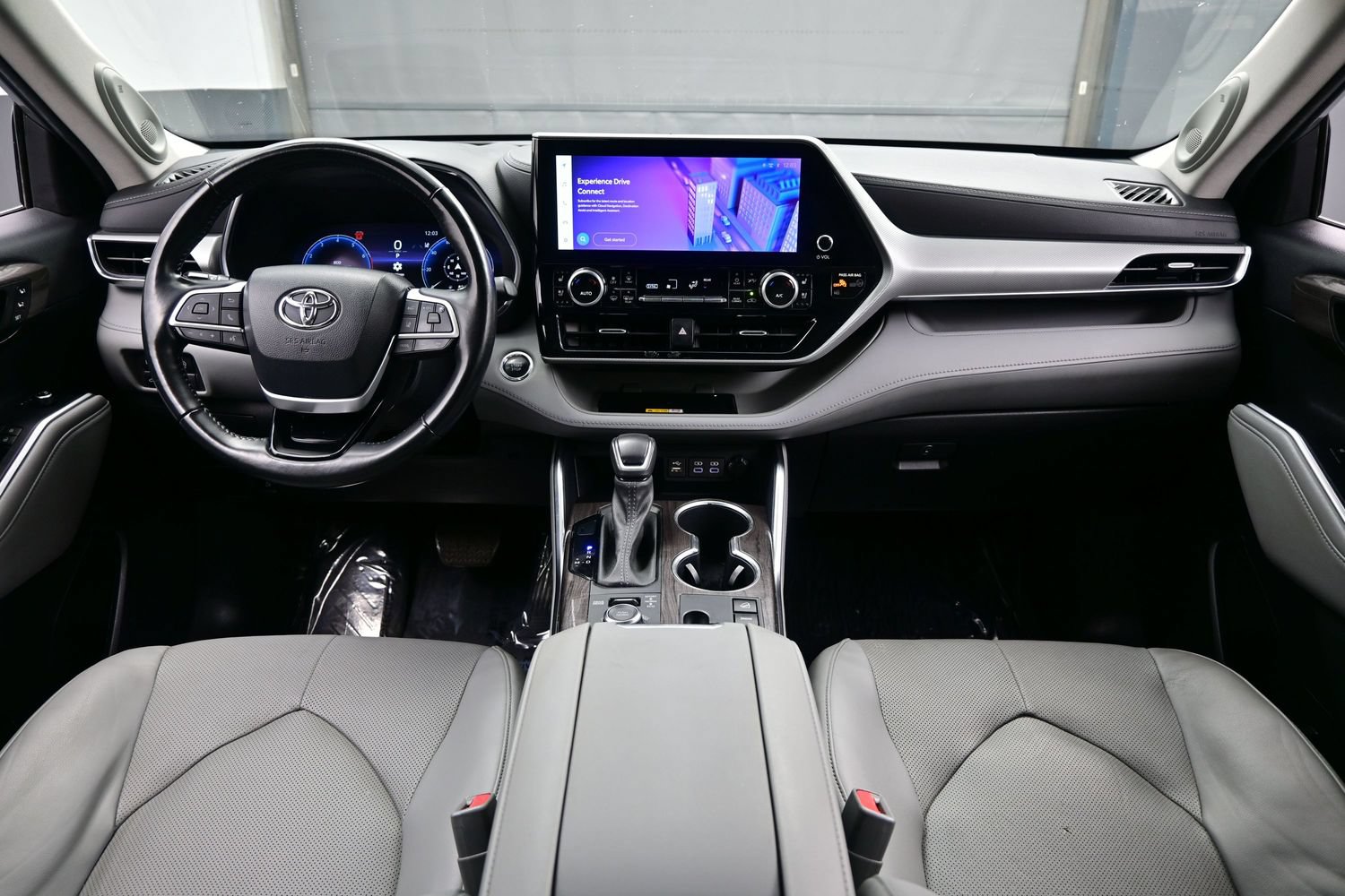 Used 2023 Toyota Highlander Platinum AWD/4WD image 18