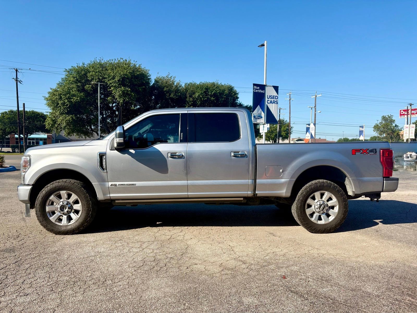 Used 2022 Ford F250 Platinum w/ FX4 Off-Road Package AWD/4WD image 6